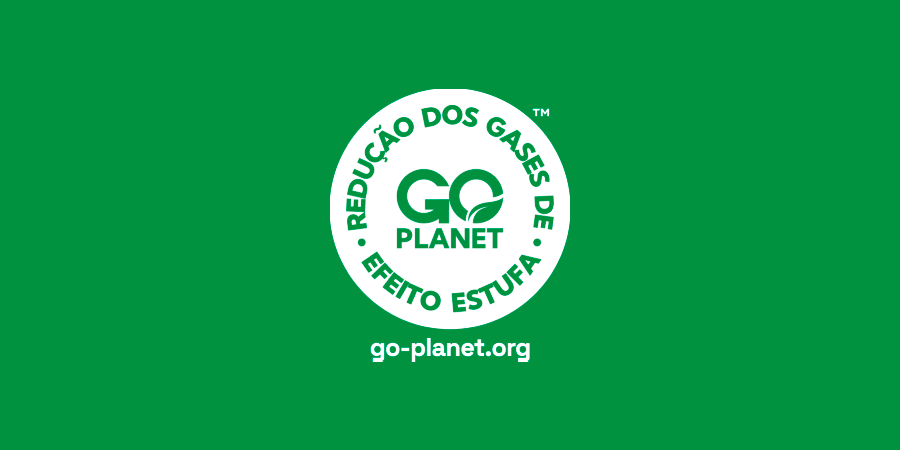 Selo circular em fundo verde com o logo de GO PLANET™, a frase “Redução dos Gases de Efeito Estufa” e o site go-planet.org. 